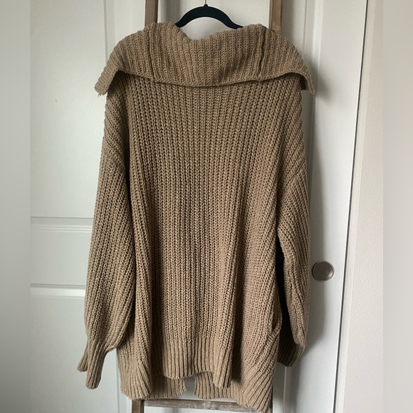NWT - Lane 201 - Cozy Beige Knit Oversized Cardigan Sweater - Size Large - Picture 6 of 8